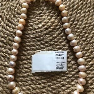 Brand new pearl necklace W/ authenticity certificate